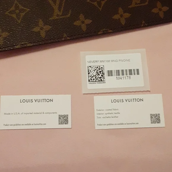 Brand new! Louis Vuitton Pochette, FLAWLESS - Picture 6 of 6